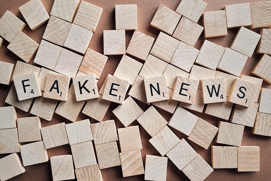 fake news błędy kłamstwo